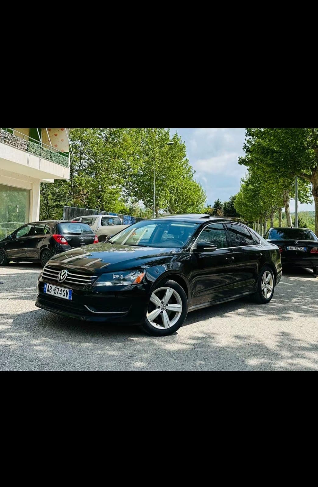 Volkswagen Passat me qera në Rinas – €30/ditë | Rental Koli